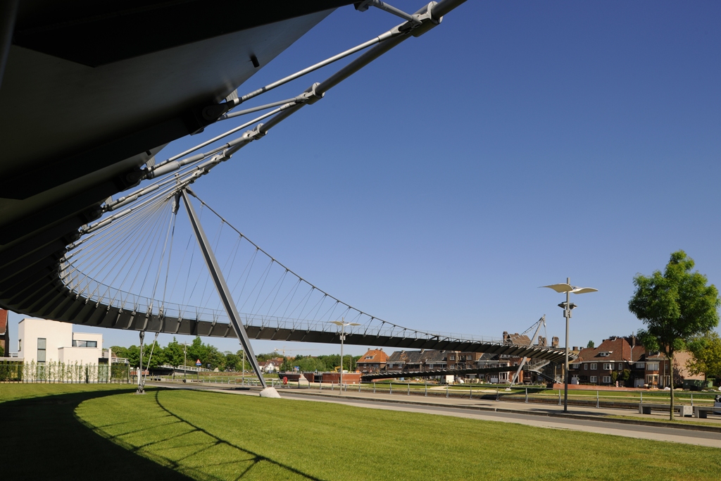 College híd, Kortrijk